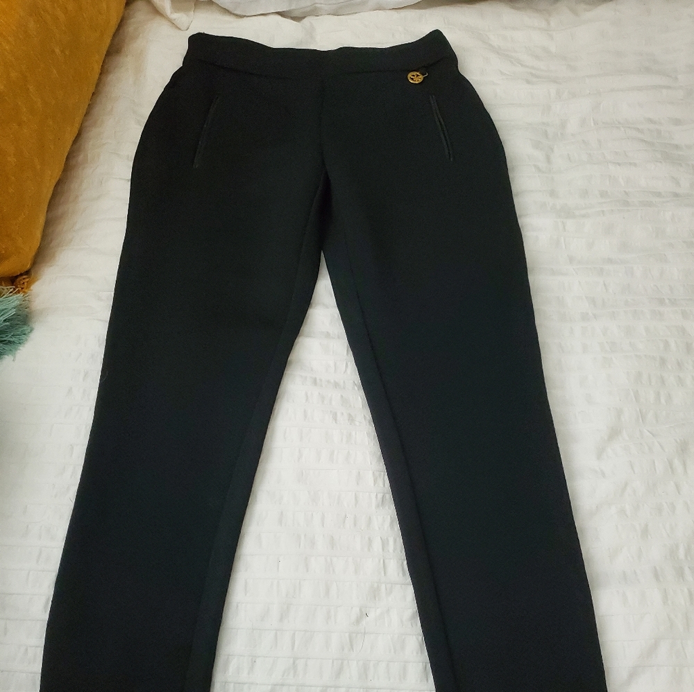 Calvin Klein leggings.